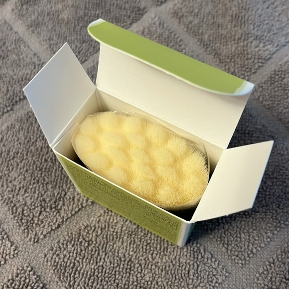 Aveda Tulasara Facial Dry Brush NIB - Picture 8 of 11